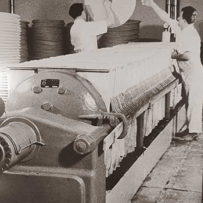 Porzellanherstellung in den 1950er Jahren